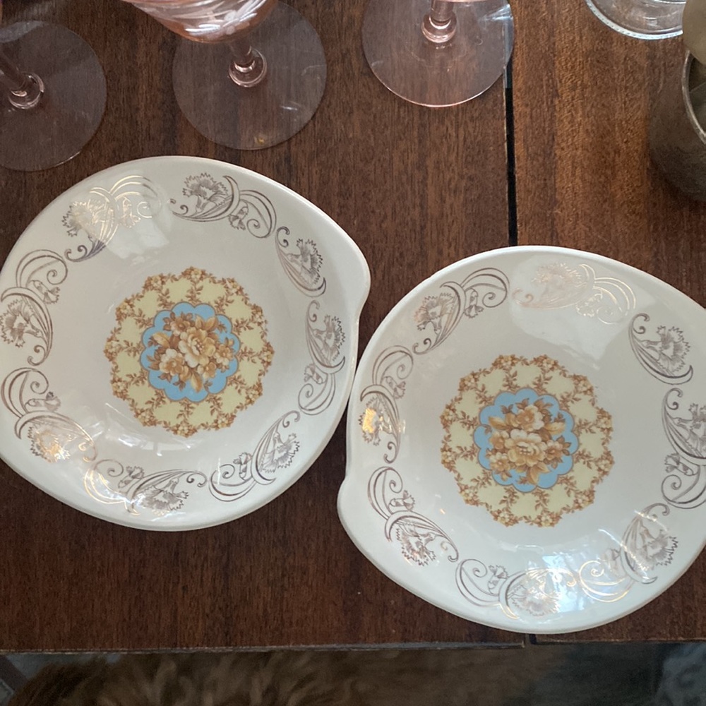 Nice small flower bowls